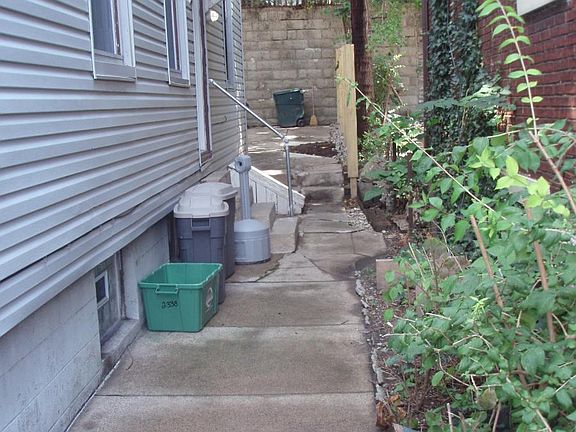 2nd image of 2338 Flora St #House