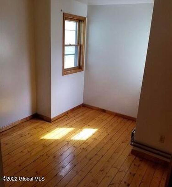 4th image of 318 Saratoga Street