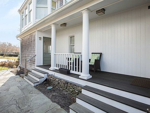 3rd image of 18 Oak St