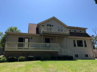 33511 S Lakeshore Dr, Burlington, WI