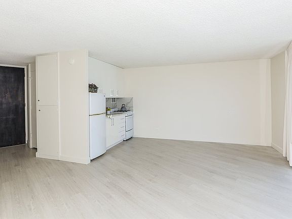 5th image of 750 Amana St APT 1612
