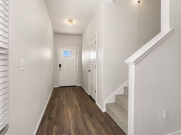 4th image of 2703A Sidney St