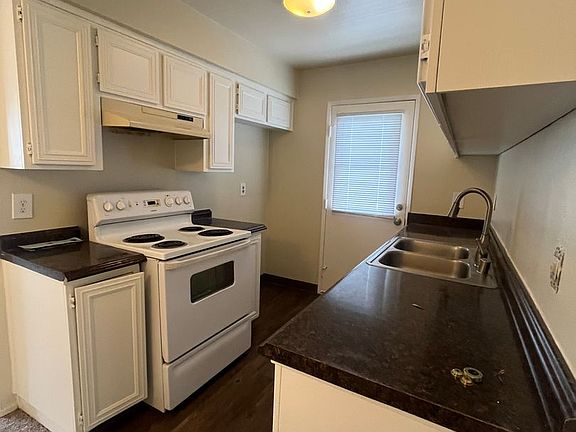 4th image of 623 Halyard St