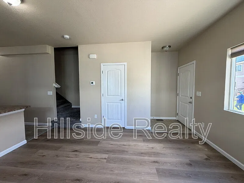 2 bed, 3.5 bath, 1552 sqft, $1,700 — Photo 4