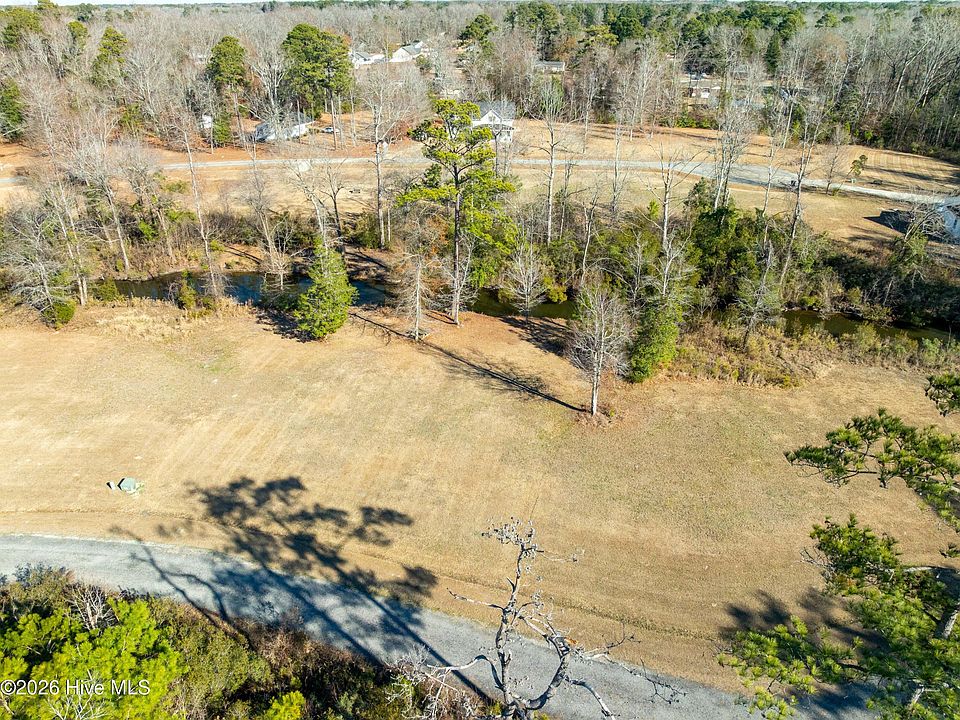 1st image of 325 Winterberry Court