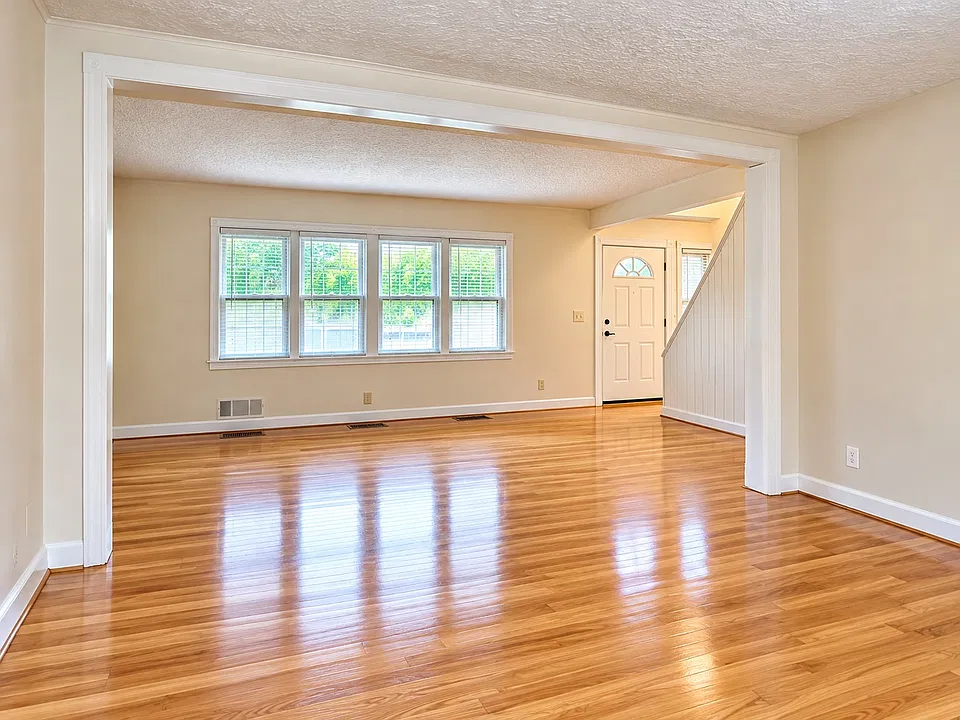 15 E Walnut St #3BR