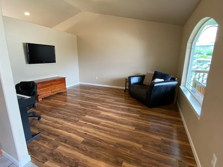 2104 W Honeysett Rd — Photo 3