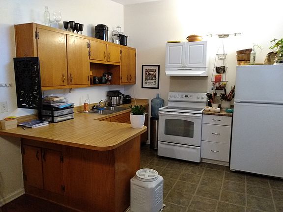 5th image of 188 Lake Dr #A