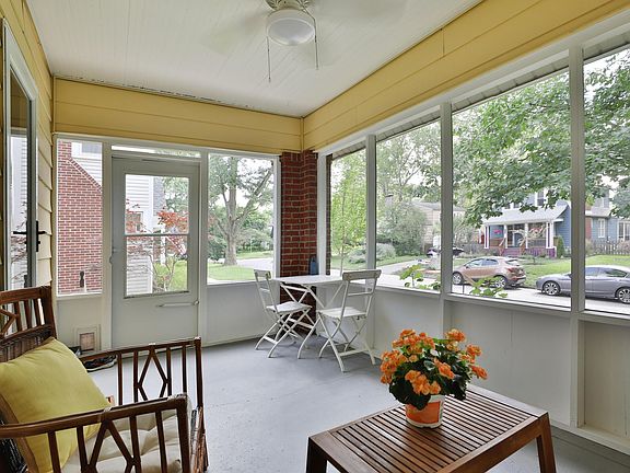 5th image of 3076 Woodbine Pl