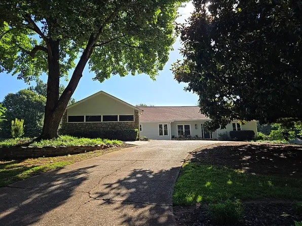 560 Saddle Creek Cir, Roswell, GA 30076