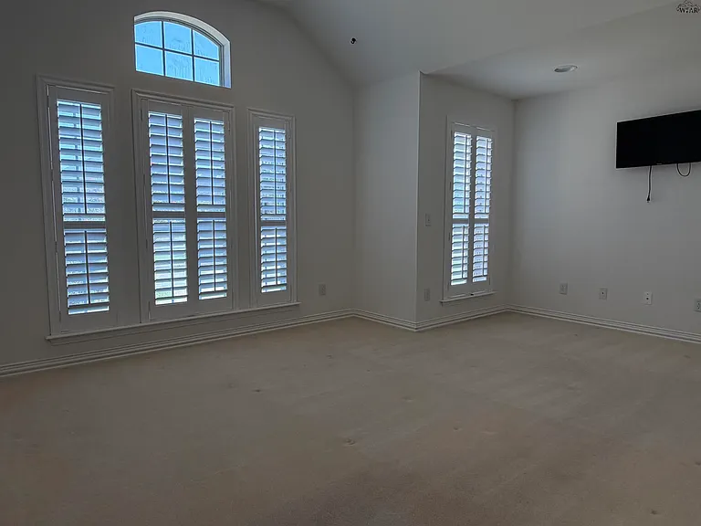 4 Warwick Ct — Photo 17