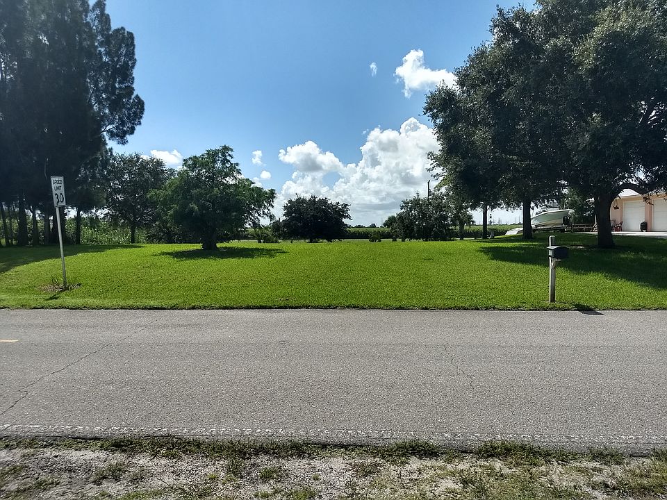 2nd image of 1109 River Rd