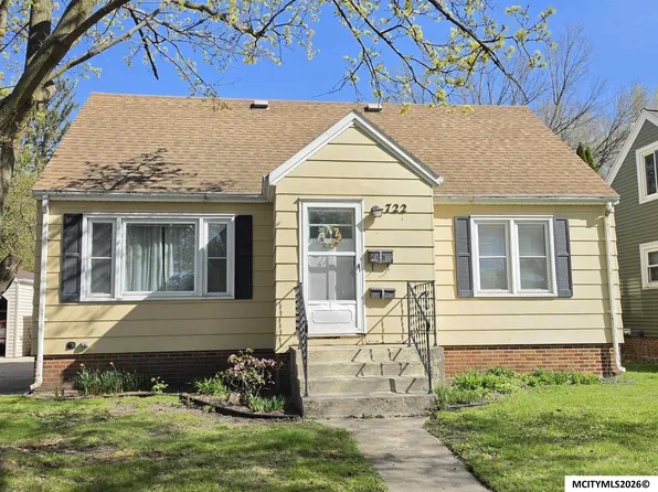 722 10th St NE, Mason City, IA 50401