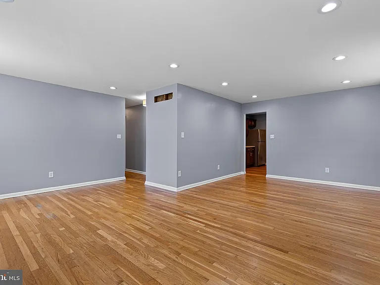 24 Fremont Rd — Photo 9