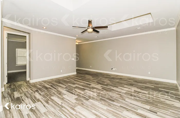 3 bed, 2.0 bath, 1877 sqft, $2,075 — Photo 3