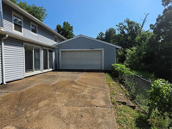 2nd image of 3887 Stone Ridge Ct