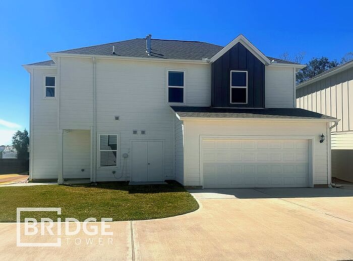 1st image of 446 Huisache St