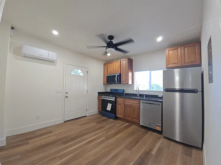 798 S Escuela Dr — Photo 7