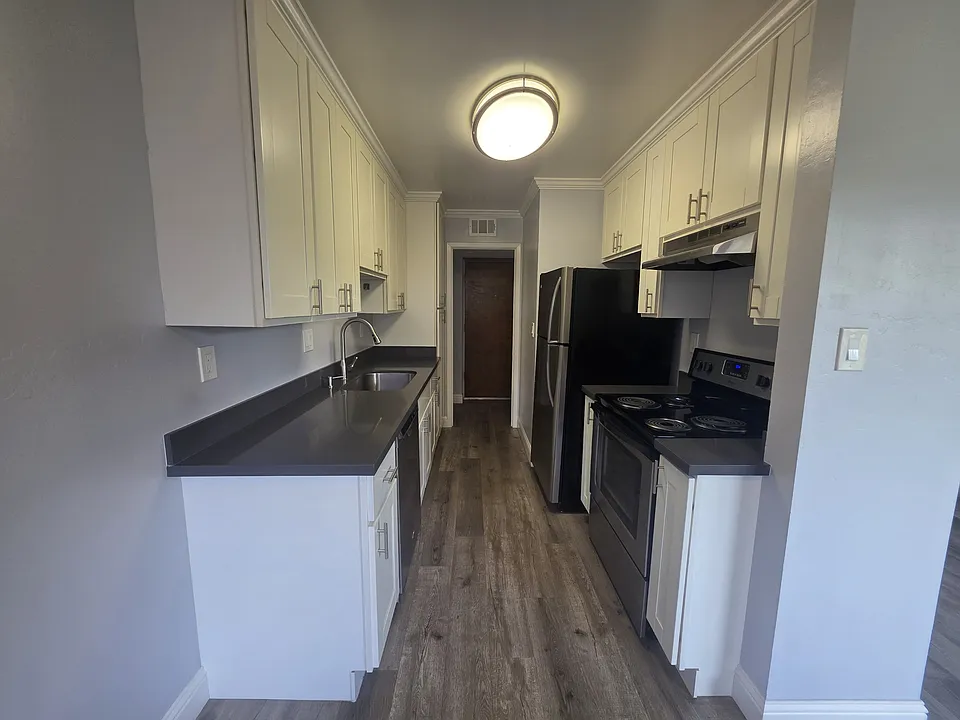 131 Elm St