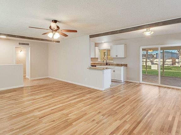 5th image of 737 Elmwood Ct