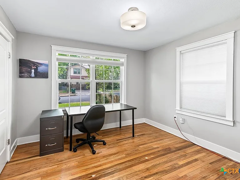 2404 Oak Crest Ave — Photo 18