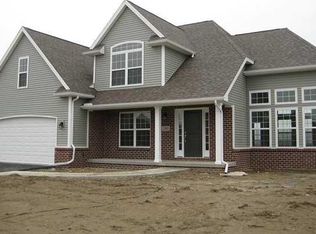 3242 Sterlingwood Ln, Perrysburg, OH 43551