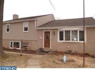 1909 Foster St, Philadelphia, PA 19116