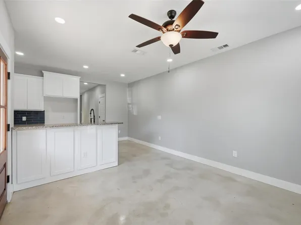 1309 S 5th Ave, Denison, TX