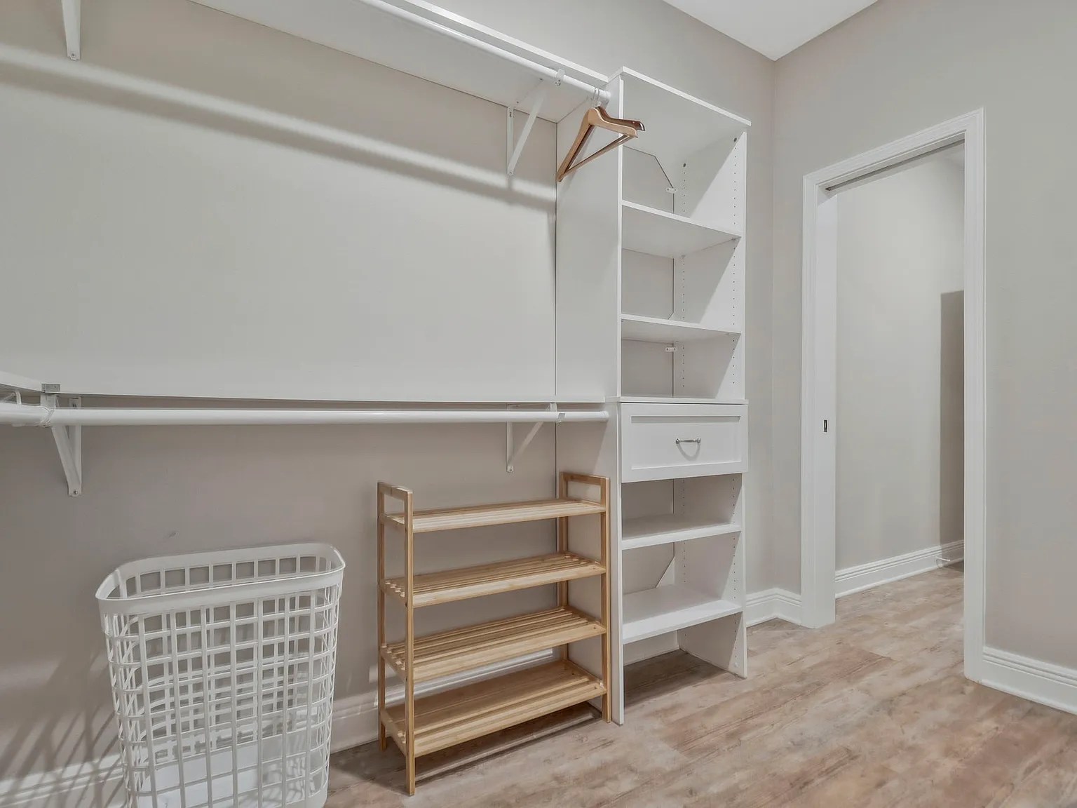 4 bed, 1876 sqft, $4,500 — Photo 4