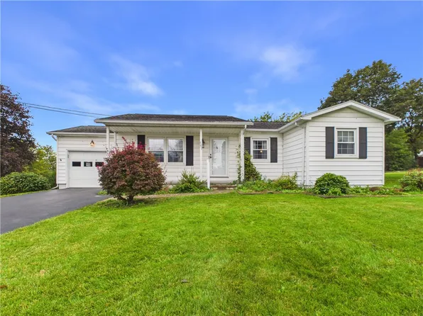 107 Reeves Rd, Henrietta, NY 14467