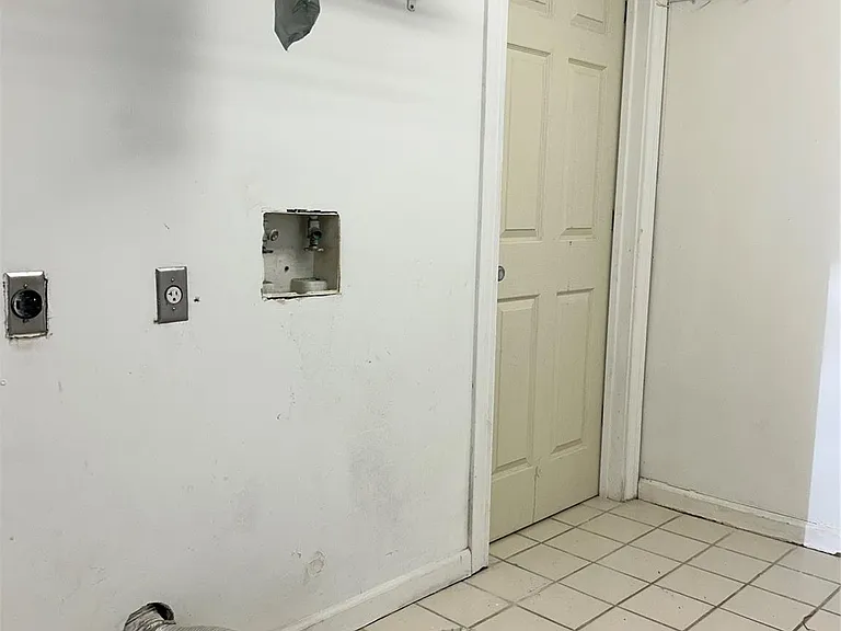 807 Kipp Ave #C — Photo 32