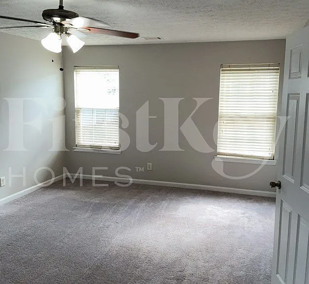 3080 Lakeside Cir — Photo 6