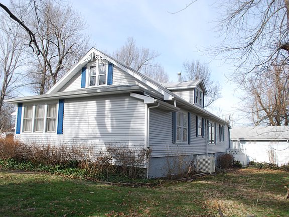 3rd image of 207 Walnut St