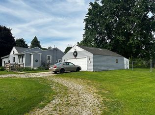 10024 Stover Rd, Otisville, MI 48463