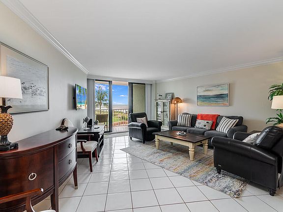 5th image of 260 Seaview Ct APT 304