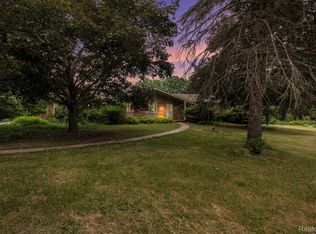 6700 Crofoot Rd, Howell, MI 48843