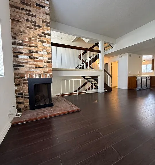 2809 Montrose Ave #10 — Photo 1