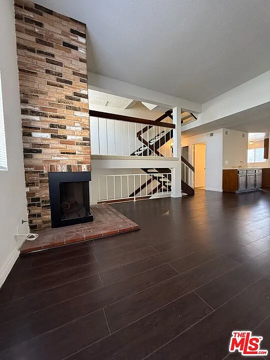 2809 Montrose Ave #10