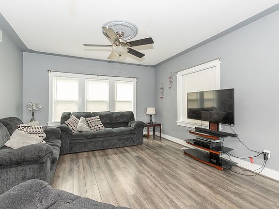4th image of 215 Norway Ave