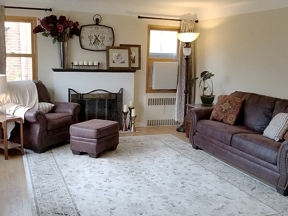 2nd image of 1718 Montview Blvd
