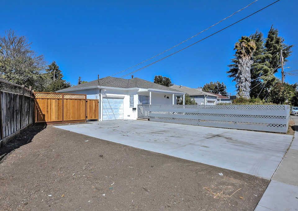 1st image of 1123 Camellia Dr