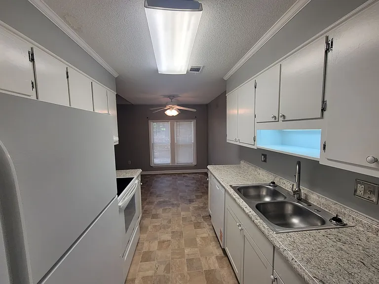 3528 Woodlake Rd — Photo 4