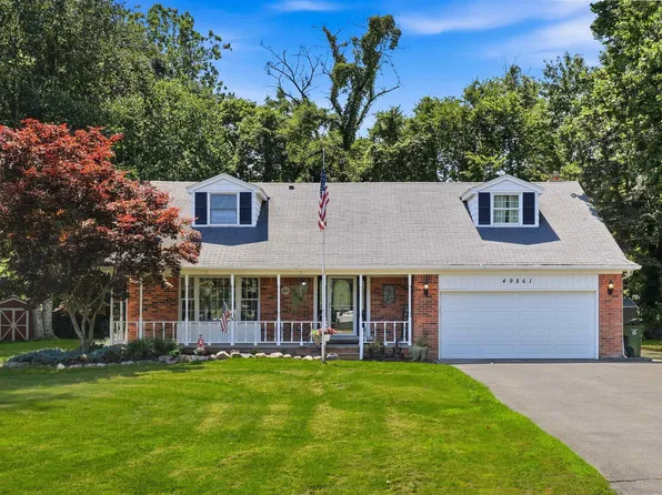 49861 Valley Dr, Shelby Township, MI 48317
