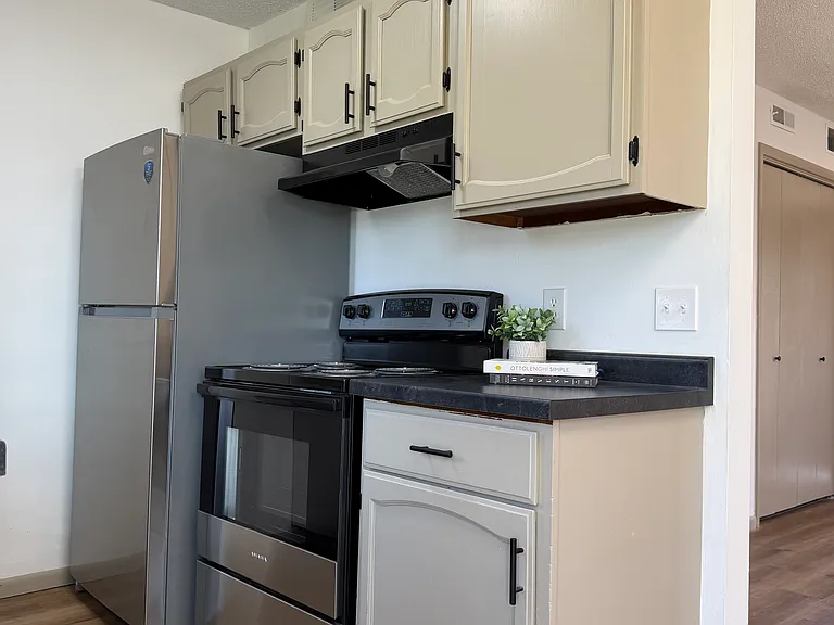 239 N Brunswick St #1 — Photo 4