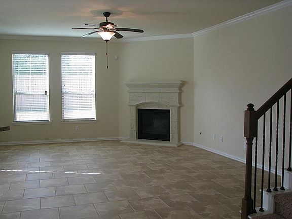 4th image of 110 S Sawbridge Cir