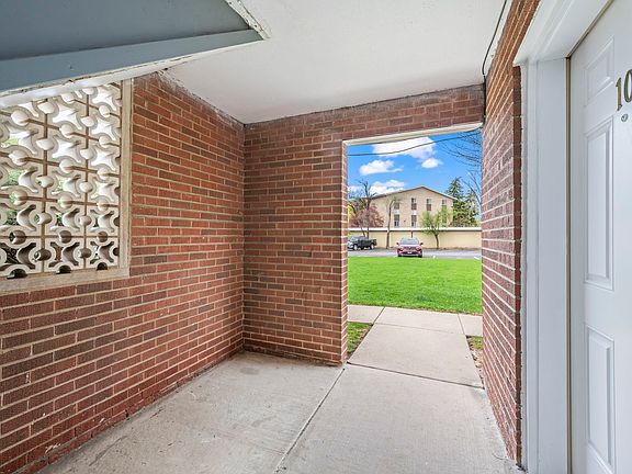 2nd image of 1101 Holiday Ln Unit 10