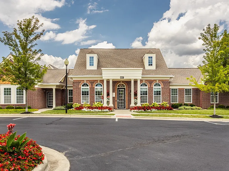 The Avenue at Polaris Apartments — Photo 23