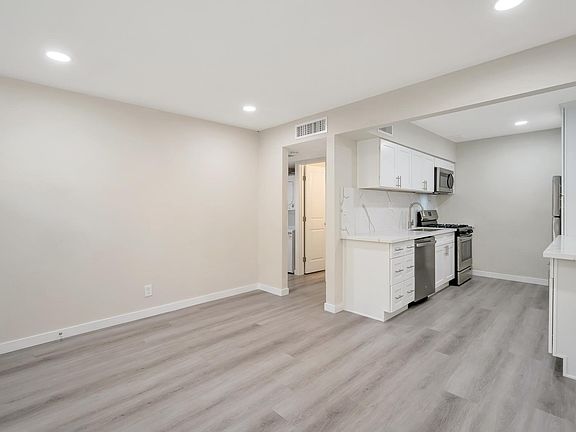 3rd image of 115 S McKemy St APT 4