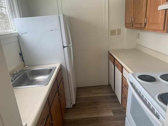 5th image of 671 Mercer Ave NE #1