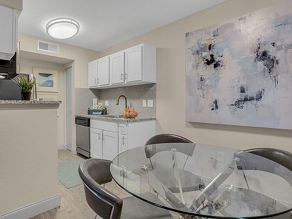 3rd image of 350 24th St NW #117